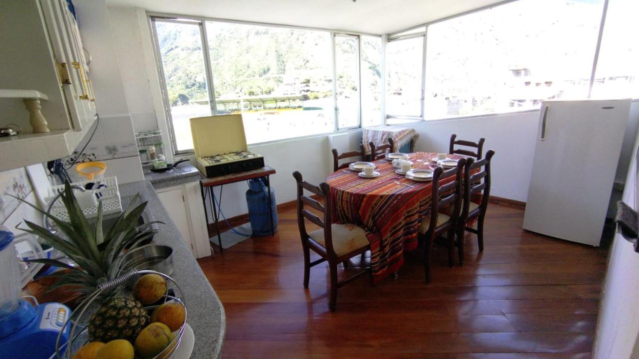 Mayra'S Apartments And Spanish School Baños Extérieur photo
