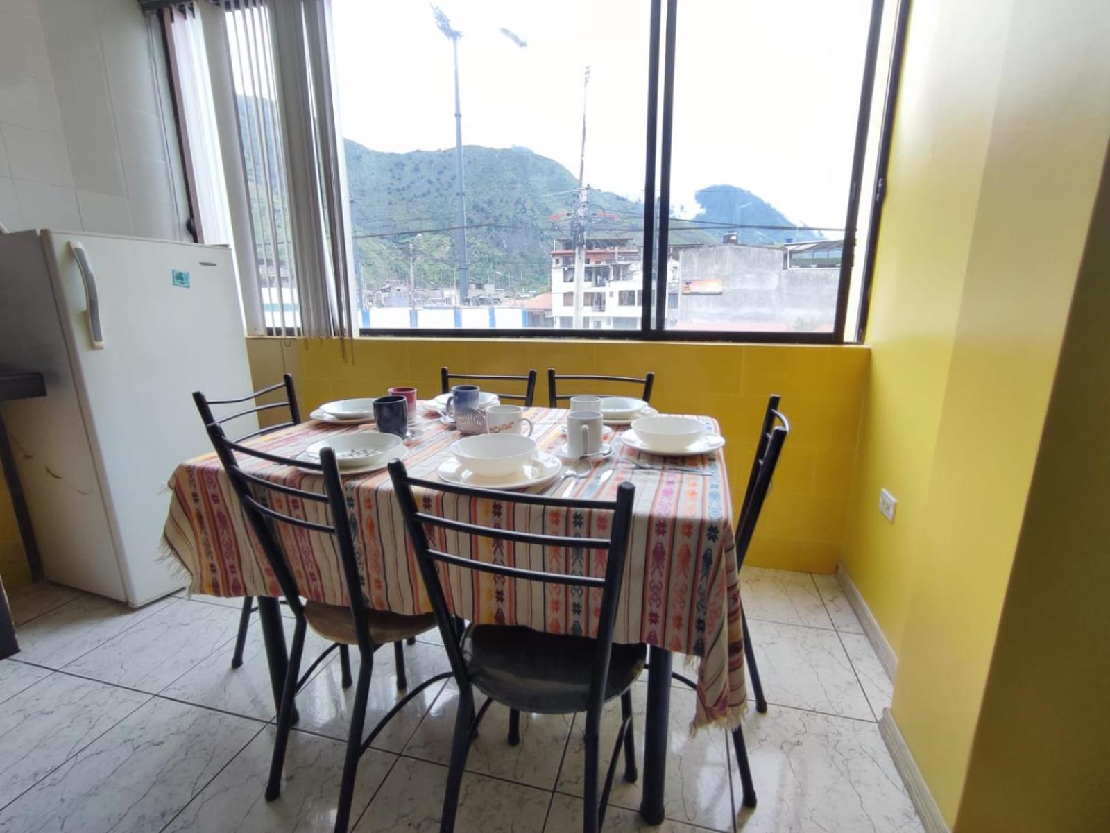 Mayra'S Apartments And Spanish School Baños Extérieur photo