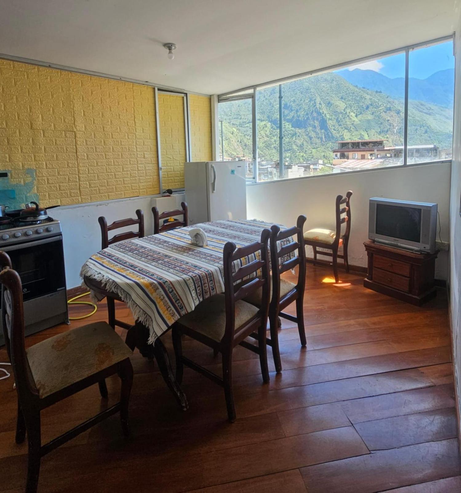 Mayra'S Apartments And Spanish School Baños Extérieur photo