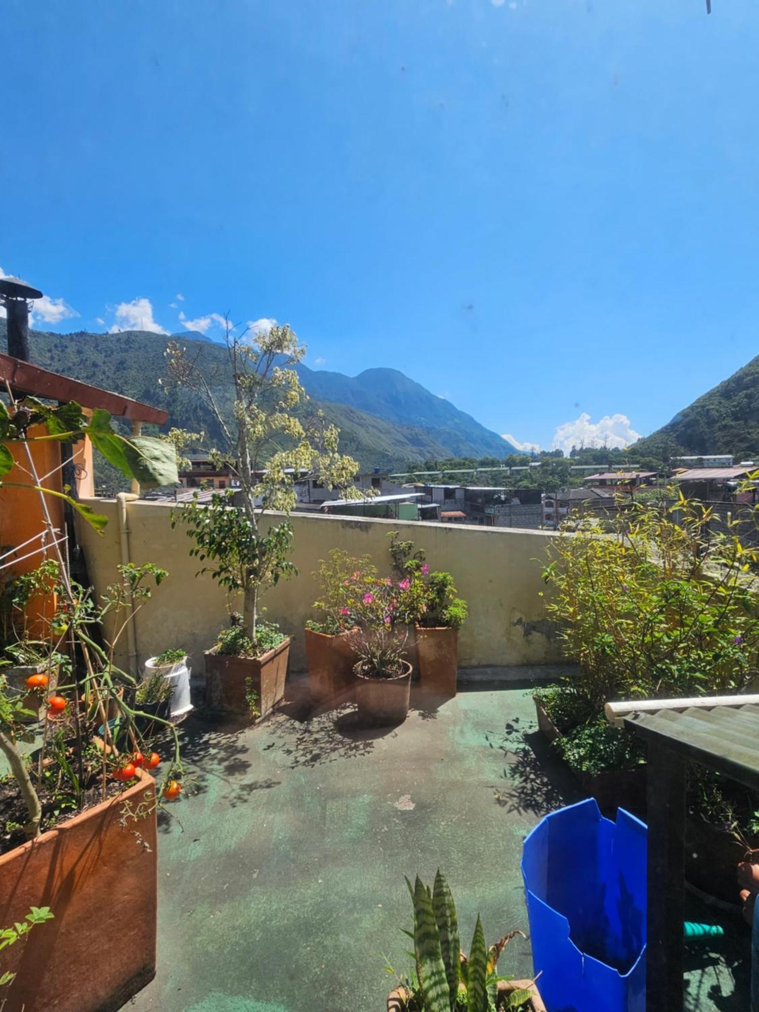Mayra'S Apartments And Spanish School Baños Extérieur photo