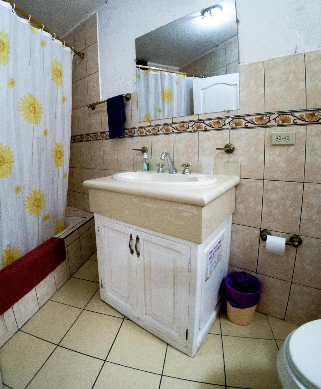 Mayra'S Apartments And Spanish School Baños Extérieur photo